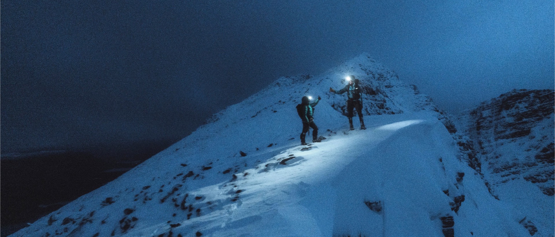 Fenix 頭燈夜間雪山登山